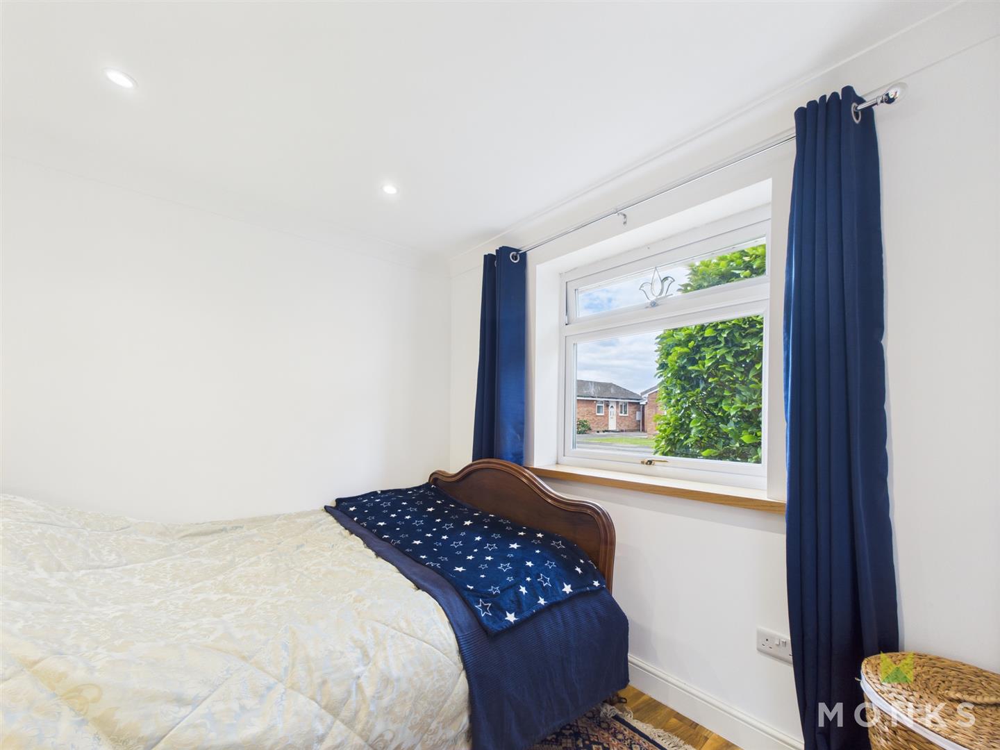 8 Meadow Close Trentham Road, Shrewsbury, SY4 5HP For Sale 8 Meadow Close Trentham Road, Shrewsbury, SY4 5HP For Sale